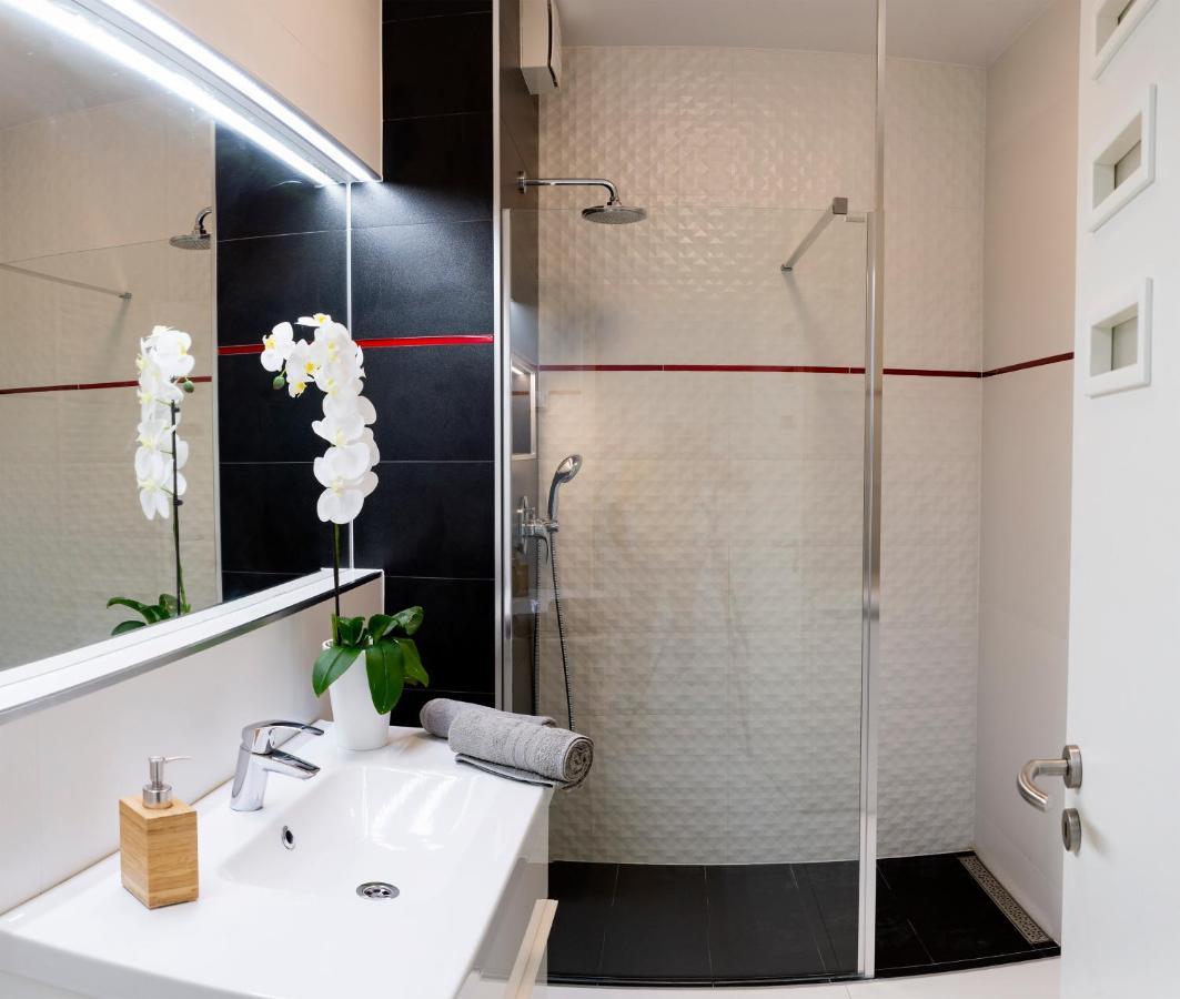 Sunshine Apartman With Free Parking 杰尔 外观 照片