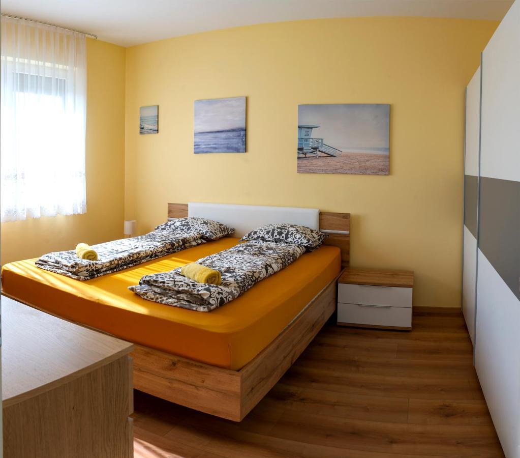 Sunshine Apartman With Free Parking 杰尔 外观 照片